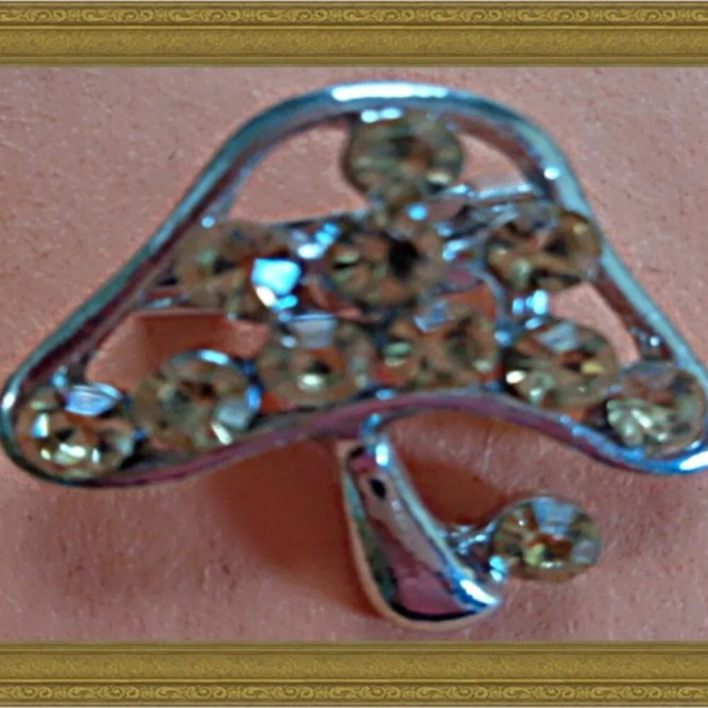 Silver Tone Mushroom Design Brooch With Brown Crystals - Picture 1 of 1